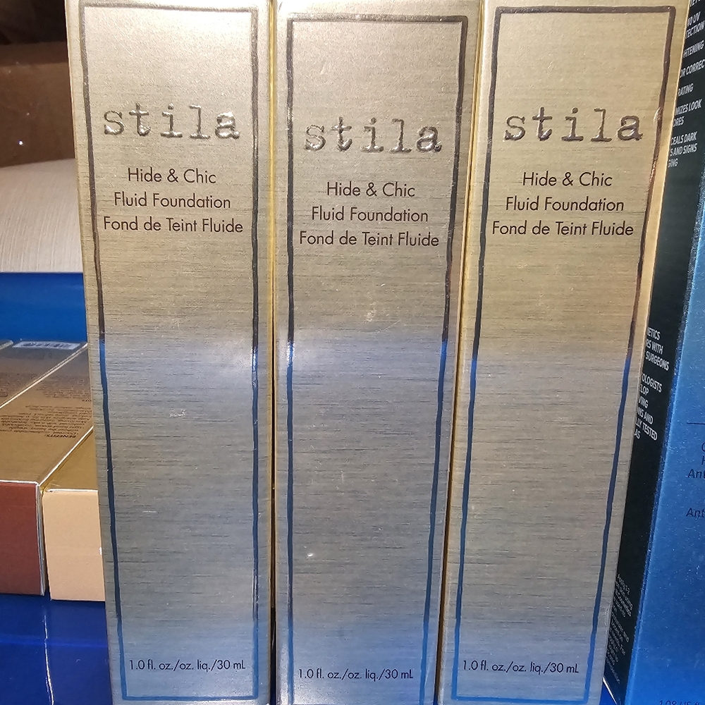 Stila Hide & Chic Fluid Foundation - Multiple Shades Available